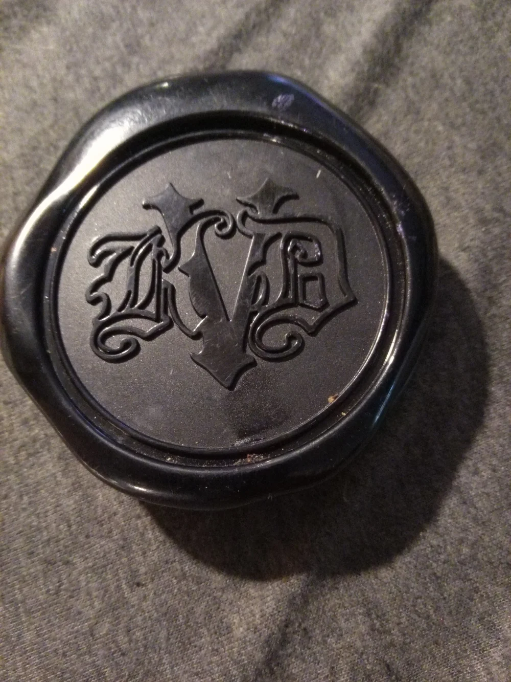 Kat Von D Black Cream Compact with Embossed Logo DEEP